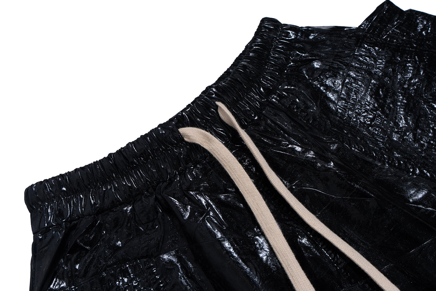 IAC | LEATHER EFFECT DARK CREATCH SHORTS