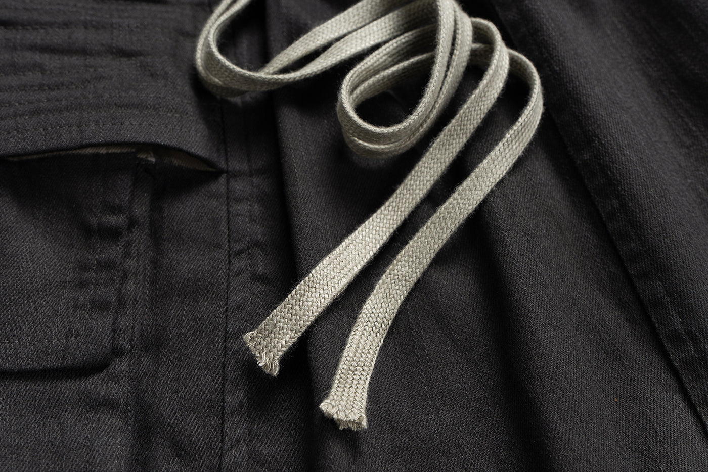 IAC | Dark creatch cargo shorts