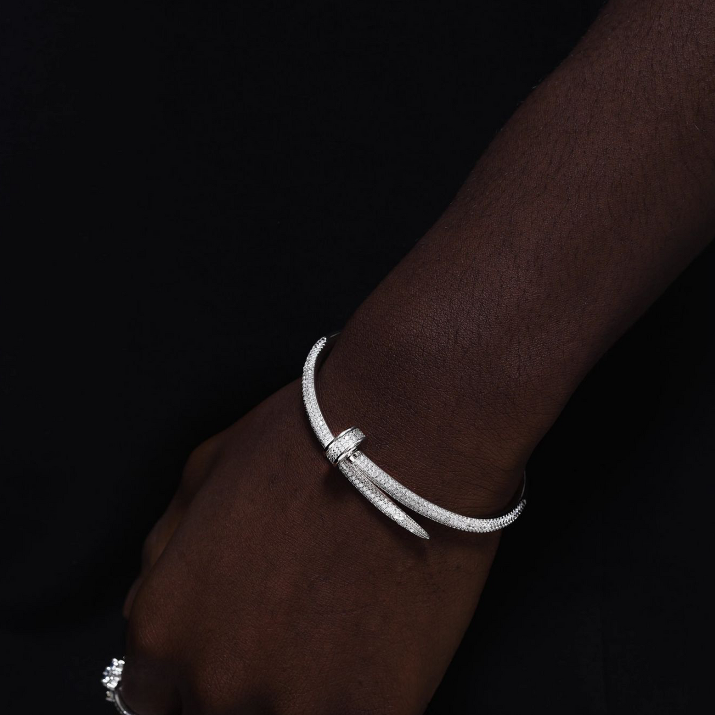 IAC | Nail bracelet