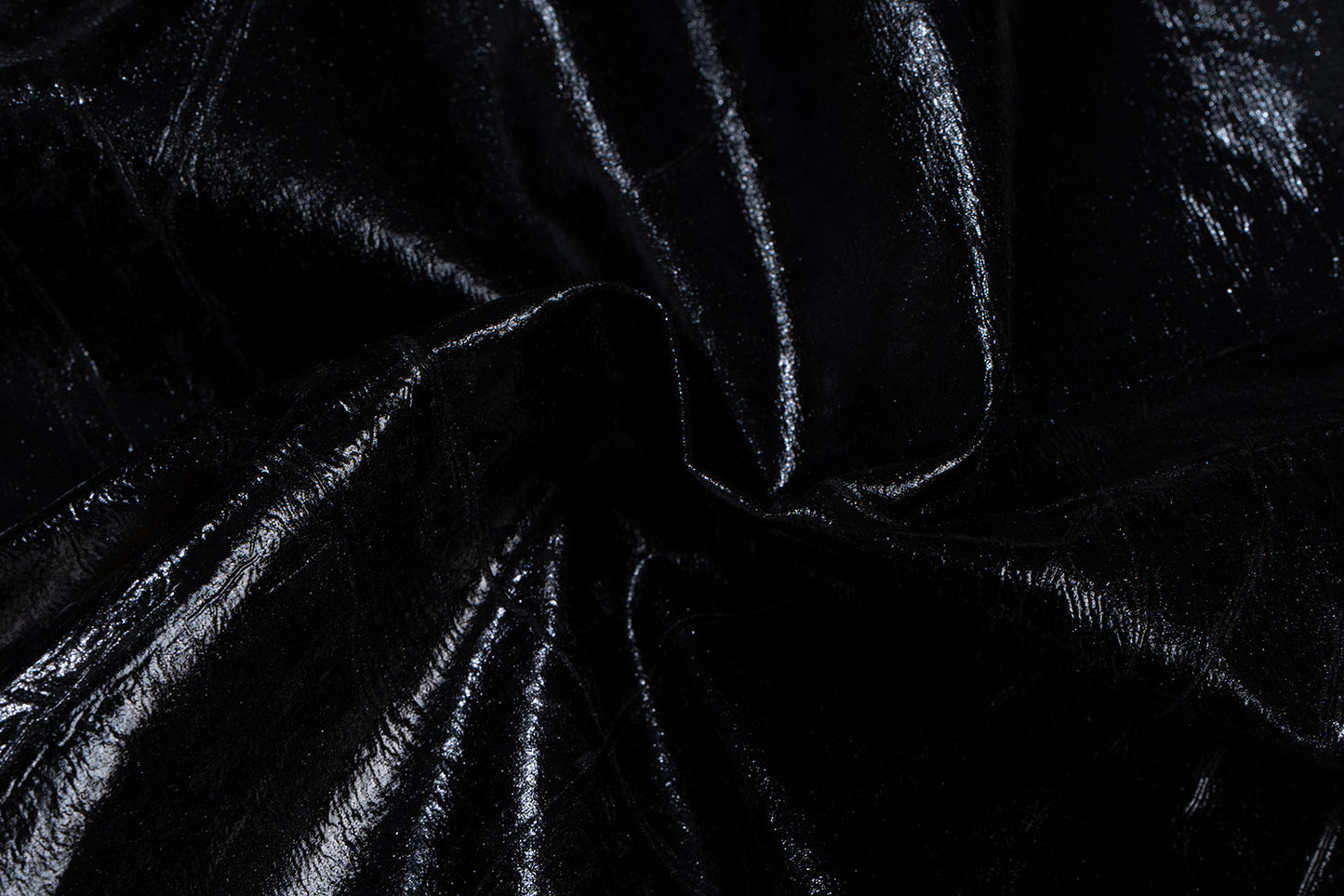 IAC | LEATHER EFFECT DARK CREATCH SHORTS