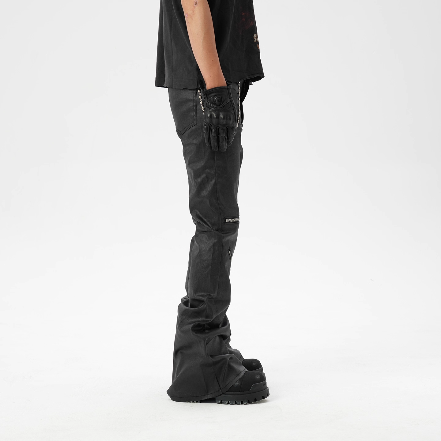 IAC | KNEE ZIPPER LOOSE PANTS (LEATHER EFFECT)