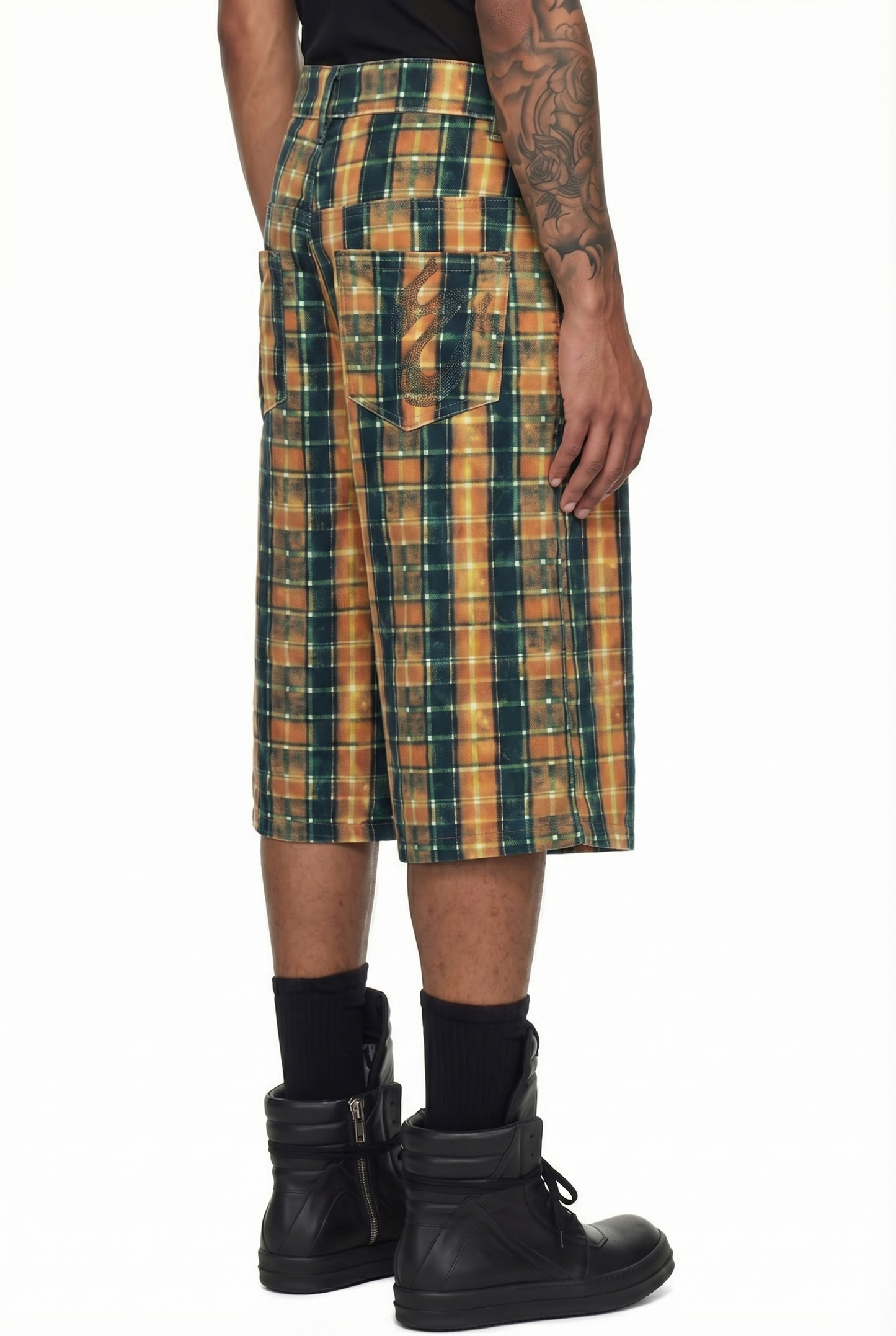 IAC | STRUCTURED SHORTS
