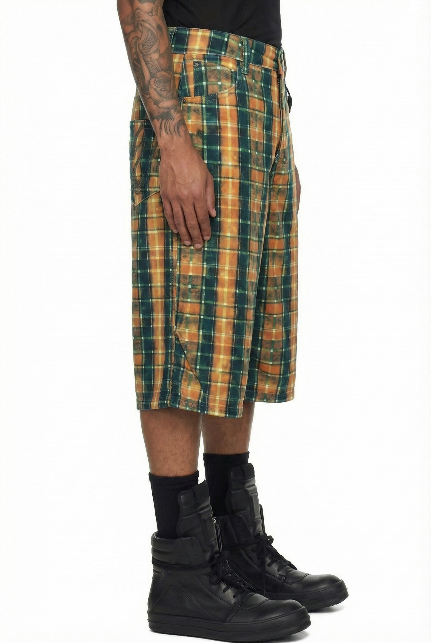 IAC | STRUCTURED SHORTS