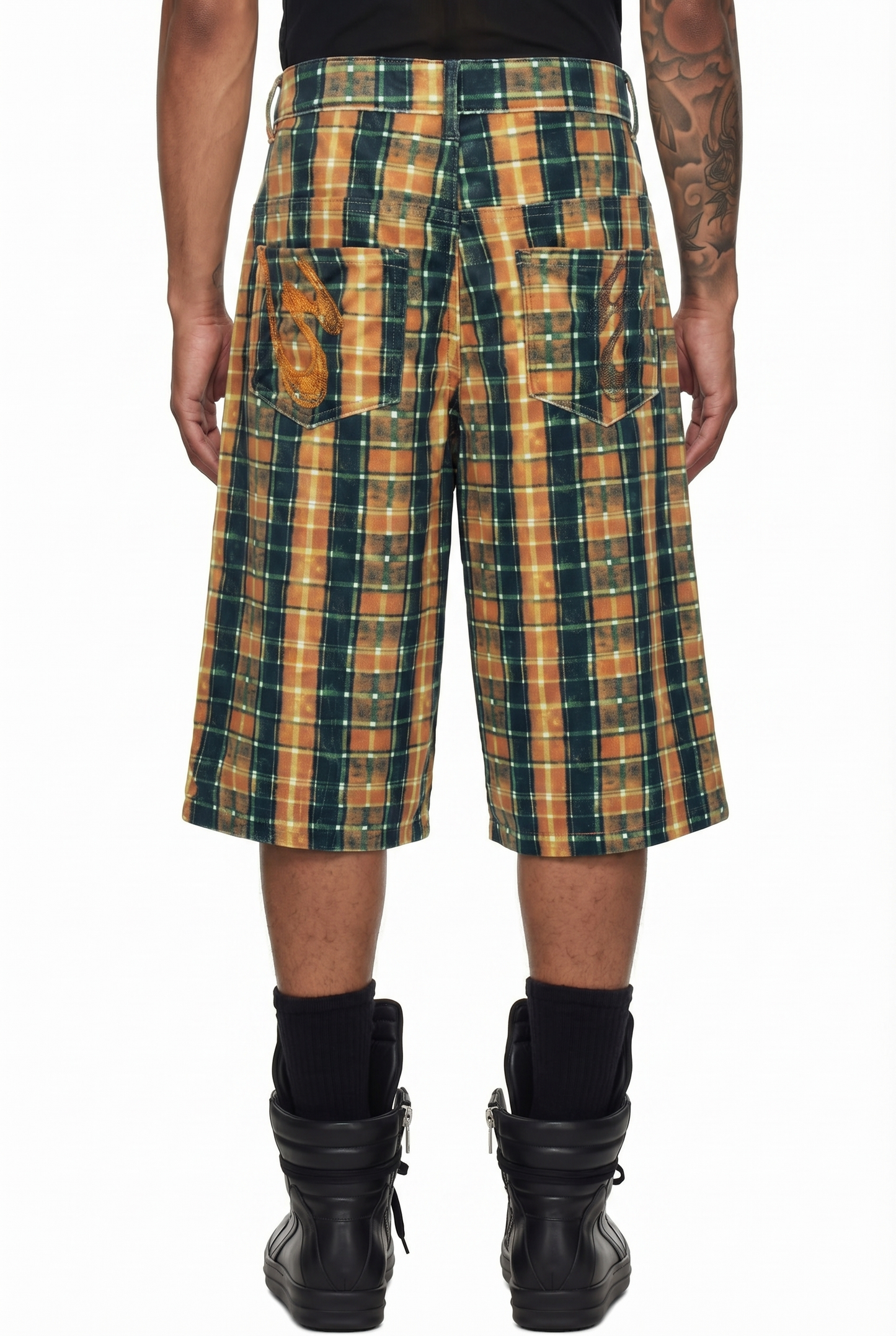 IAC | STRUCTURED SHORTS